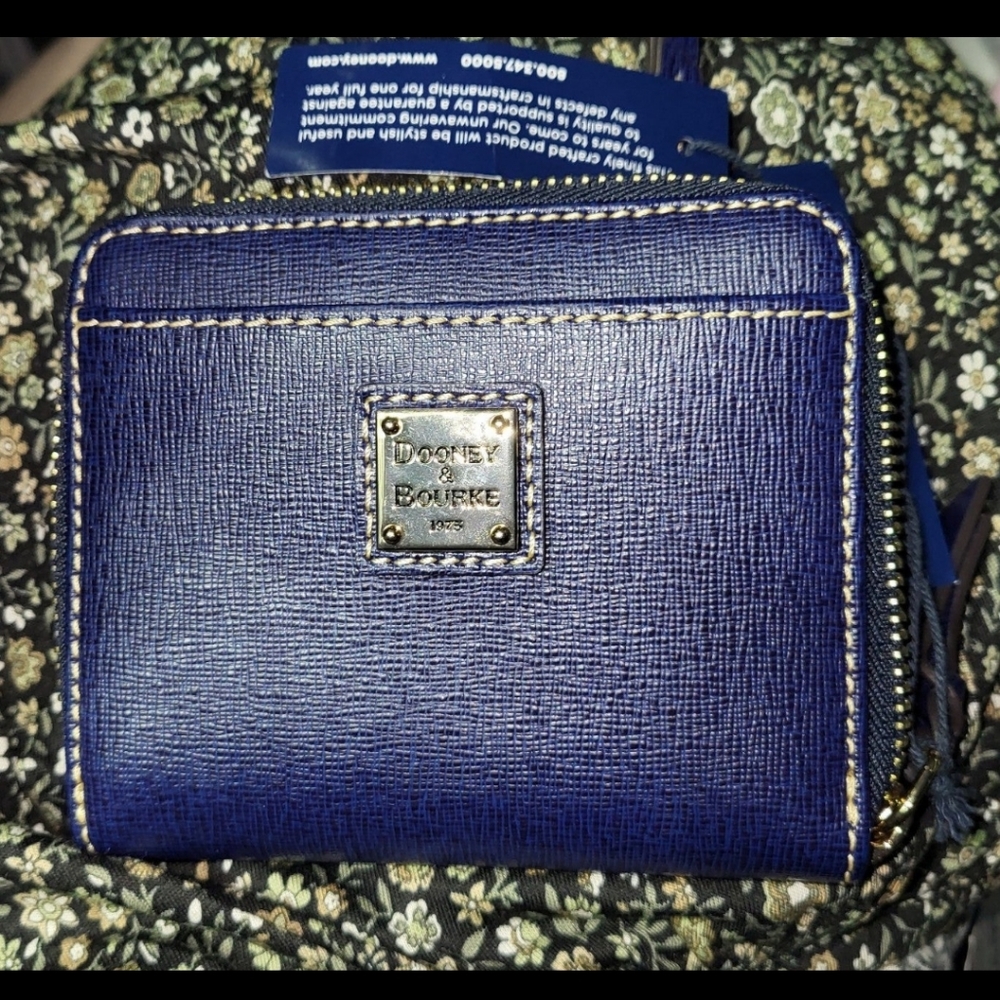Dooney & Bourke wallet NWT